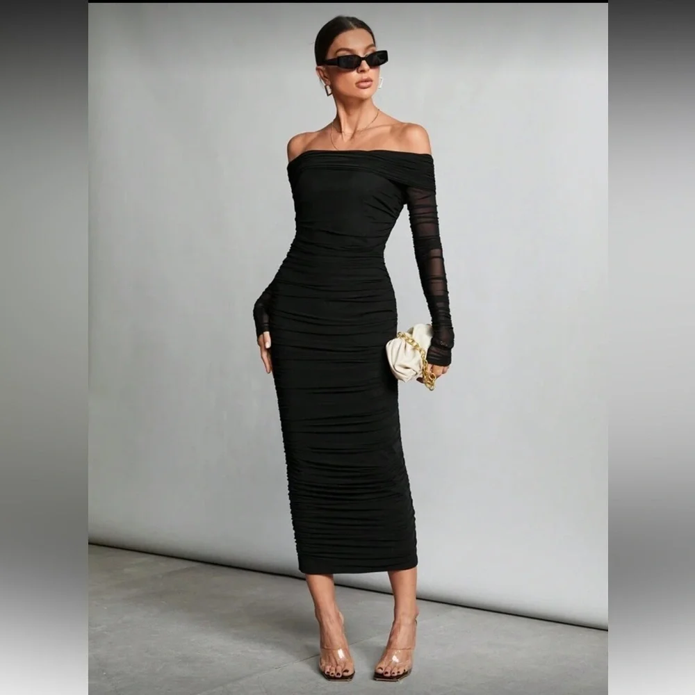 Elegant Black Ruched Dress - Picture 5 of 7